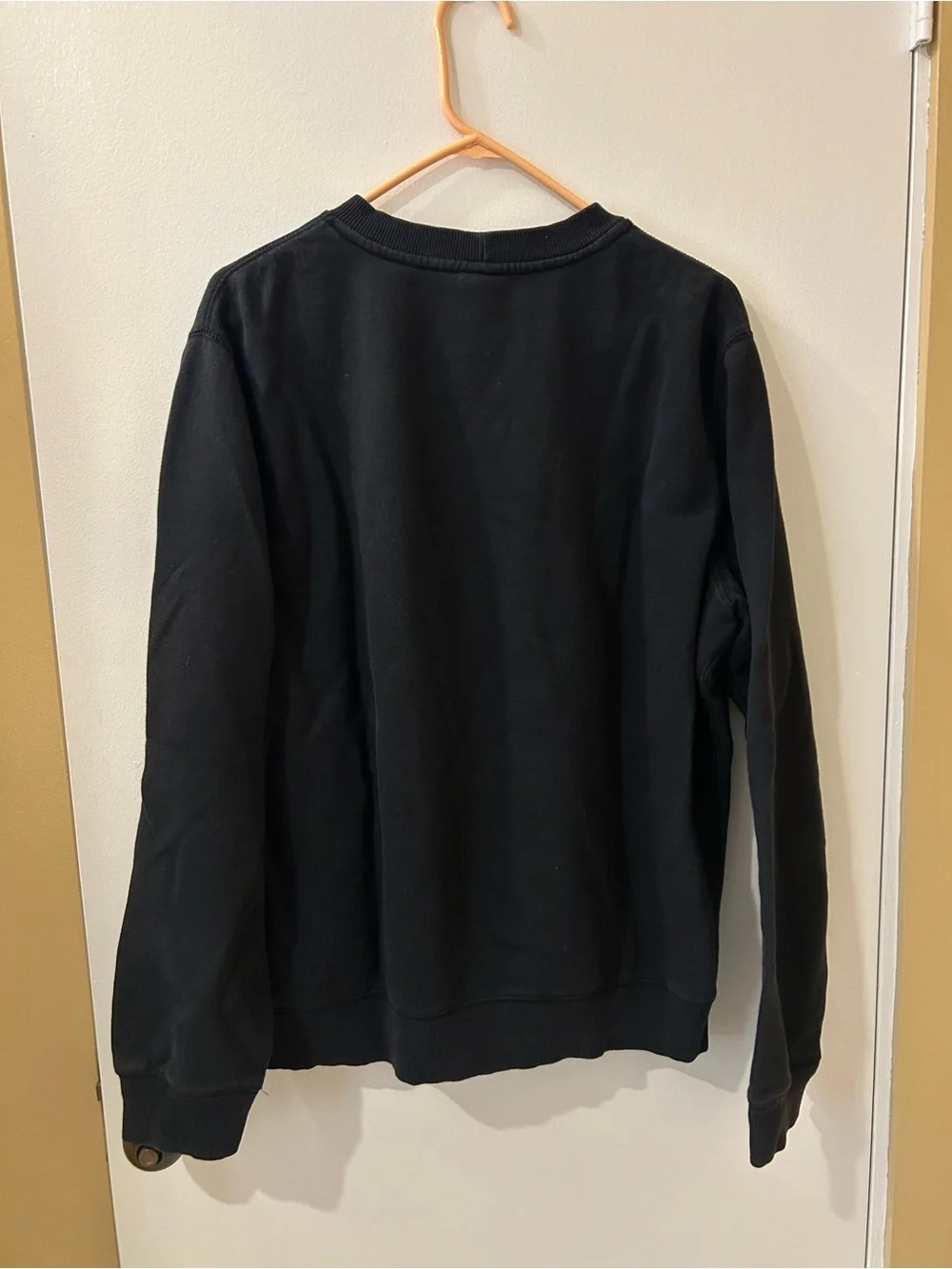 Nike Men’s Black Crewneck Sweatshirt with Small White Swoosh